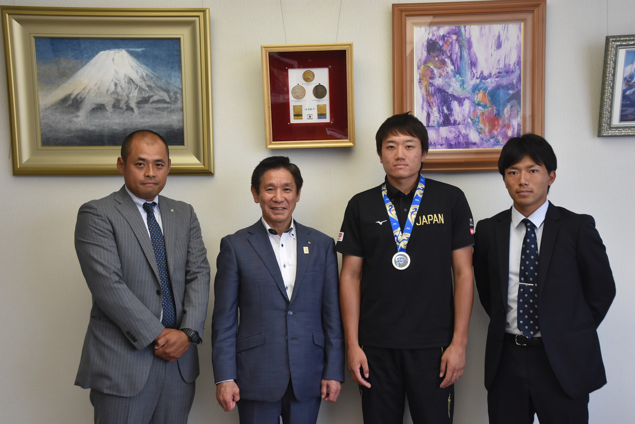 [男子]日本代表(3年:小山玲央)学長報告